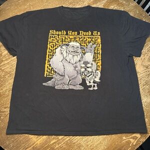 Black and yellow 2001 Disney Labyrinth graphic tee